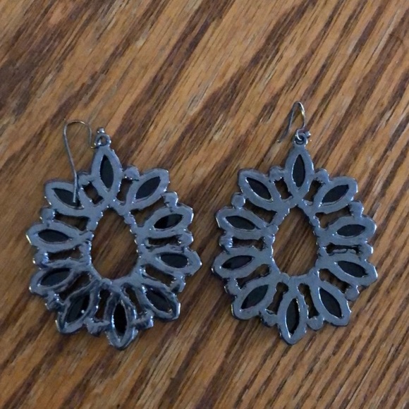 NWOT boutique gunmetal black gemstone earrings - Picture 3 of 4